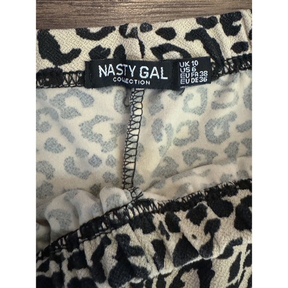 Nasty Gal High Waisted Leopard Print Flare Pants/ Size 6/ Made in UK - Picture 2 of 3